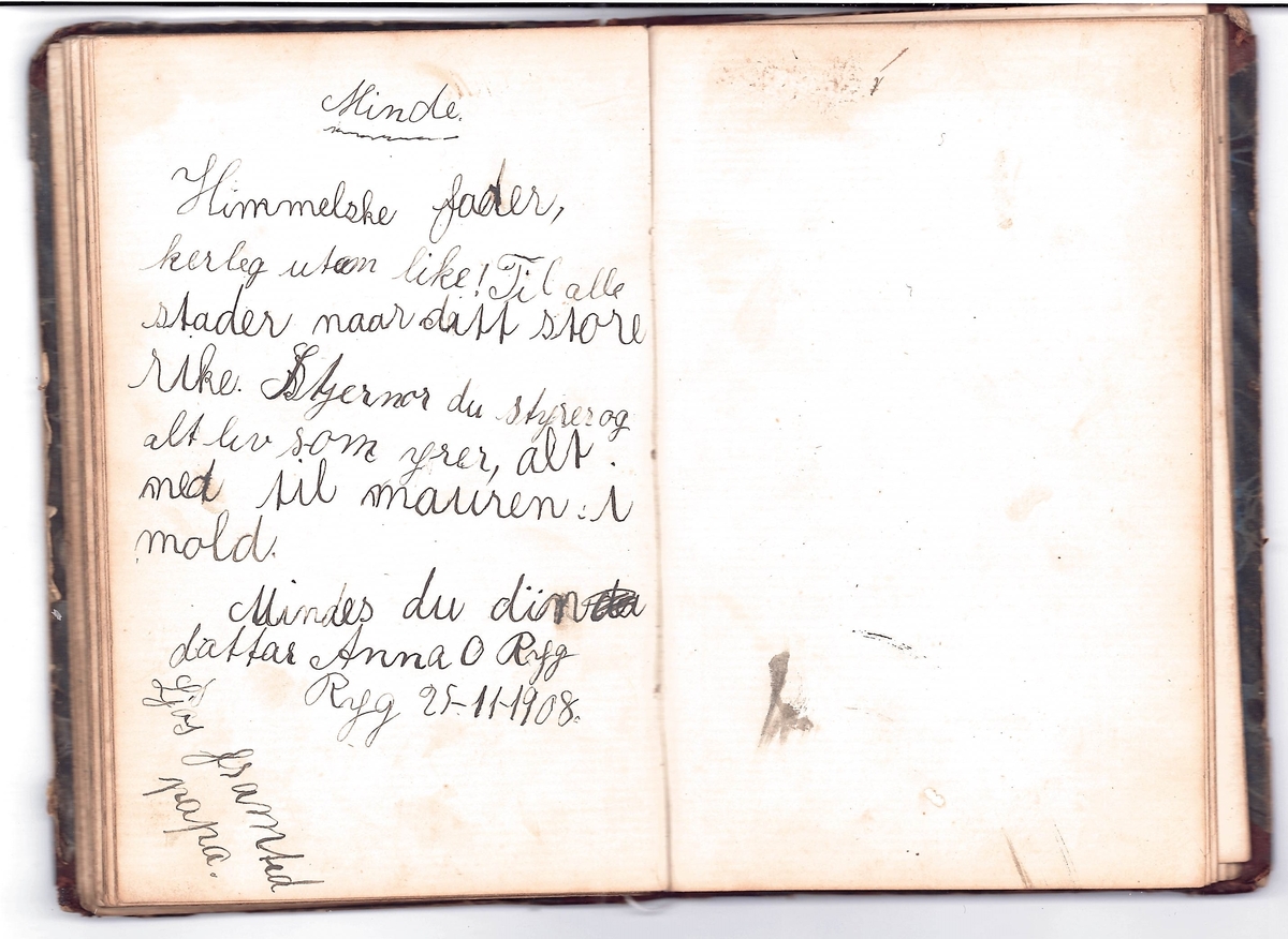 Bok. Stivt omslag, lyst. Grøn tekstil rygg. Trykk på utside.
