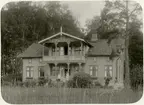 Västerås, Gideonsberg.
Huset i björkhagen, 1903.