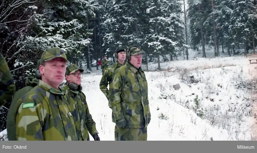 SWEDEC:s verksamhet.

F.vr. överstelöjtnant Bo Horndahl, överste av första graden C SWEDEC Christer Ljung, arméchefen Åke Sagrén och major Lars-Erik Björk.