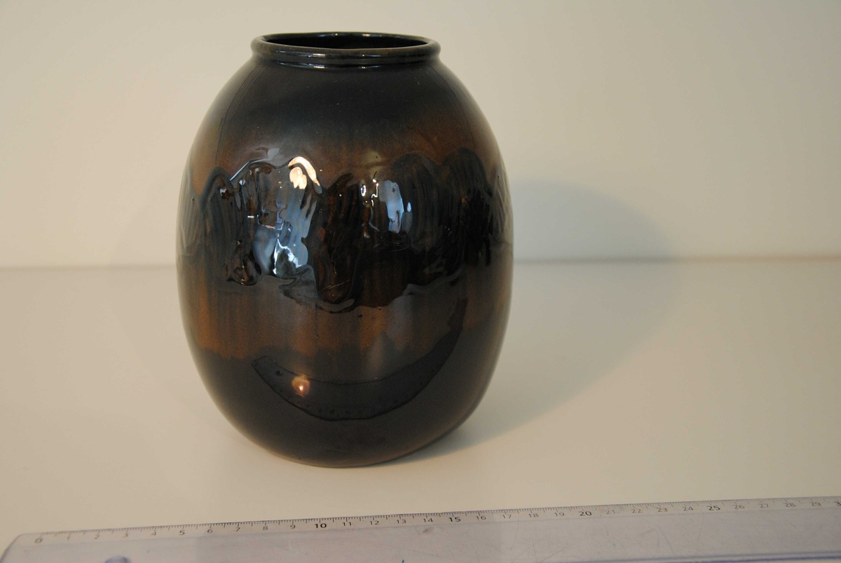 Vase [Vase]