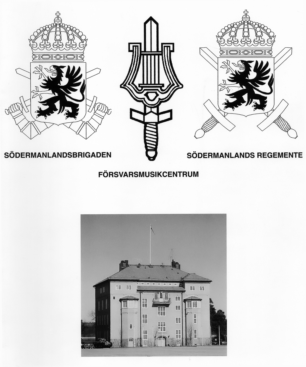 Lektionssal, kasern 2 1997

Försvarområdesbefälhavaren (C P 10/Fo 43) med stab

Bakre raden fr. v.
Christer Schlegel, Lorentz Westerlund, Gunnar Ståbi, Björn Weissmann, Alf Landin, Bengt Wijkström och Lars Widegren.

Främre raden
Arne Hjellström, Sonja Gustafson, Överste 1. Thor-Lennart Loo, Fobef, Elisabeth Larsson och Bo Henricson.

Frånvarande
Mats Torping.

Bild 2, häftets omslag.