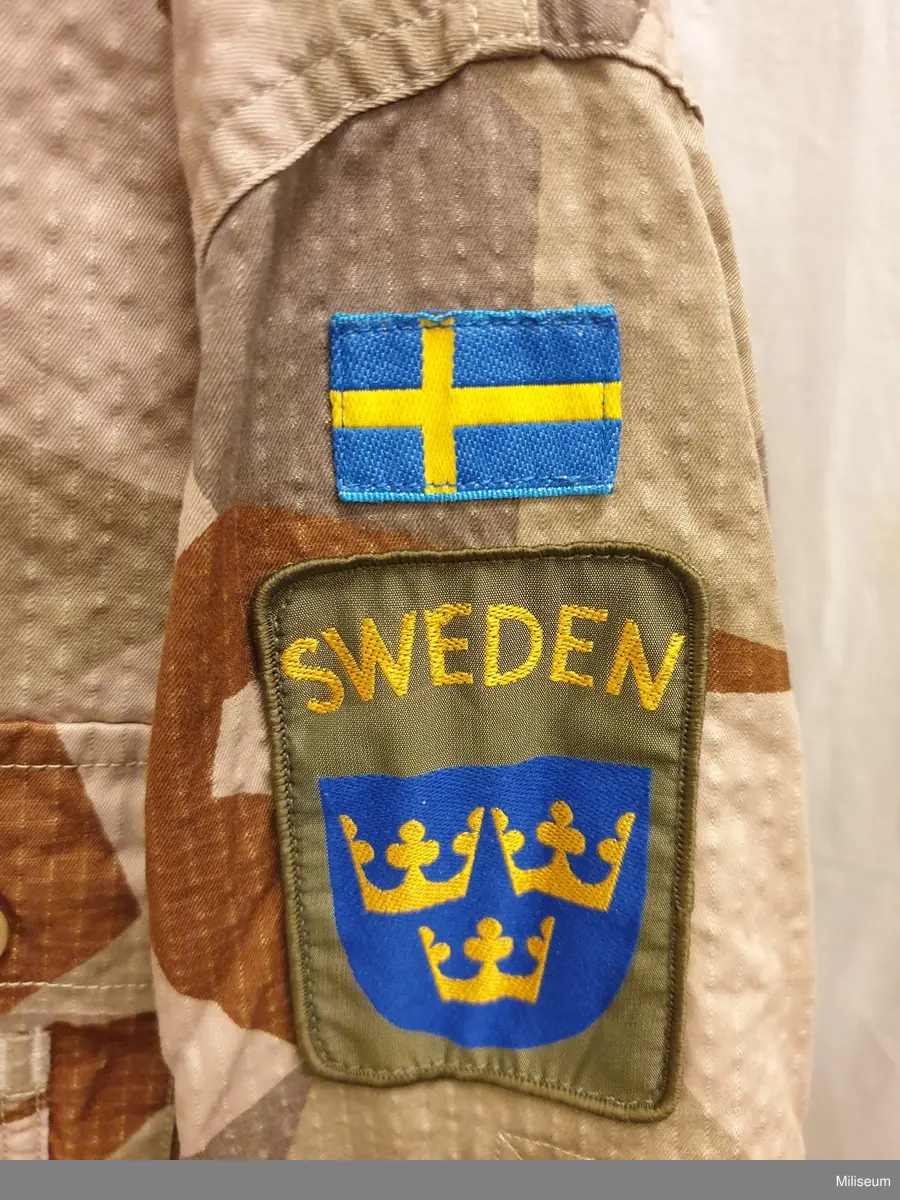 Fältskjorta, storlek 180/85.