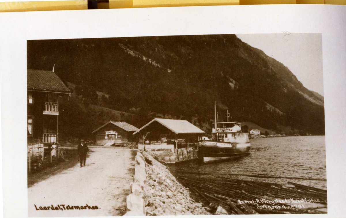 Postkort. Lårdal brygge med Telemarken
