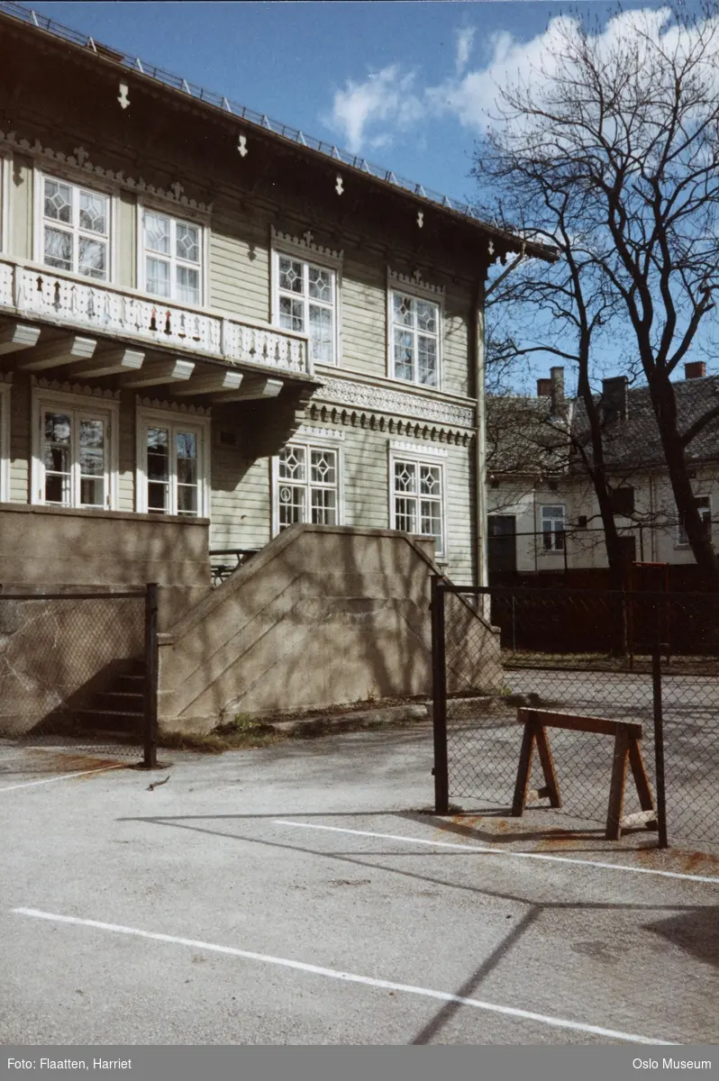 Høien løkke, gårdsplass