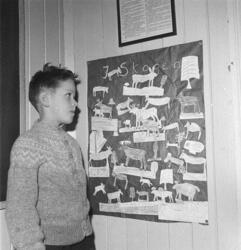 Fådalen skole, elevene lager julepynt.