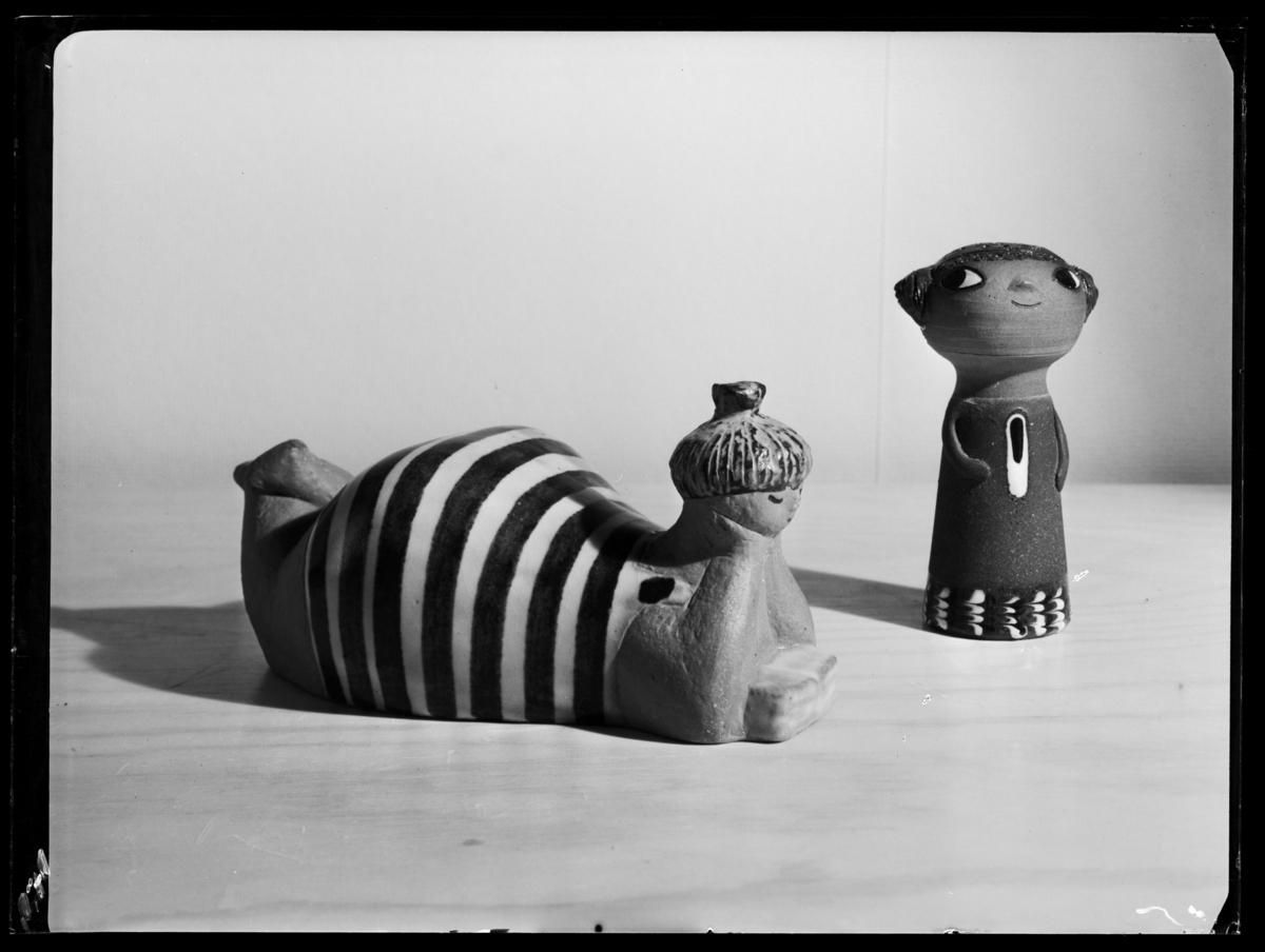 Beata
Figurin av stengods "Beata", Gustavsberg.