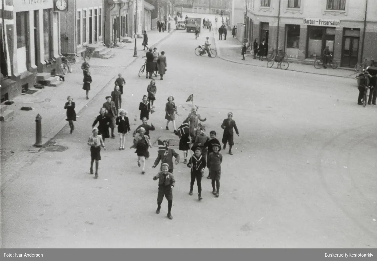 Frigjøringen av Norge, fra Hønefoss. Fra Nordre torg i Hønefoss