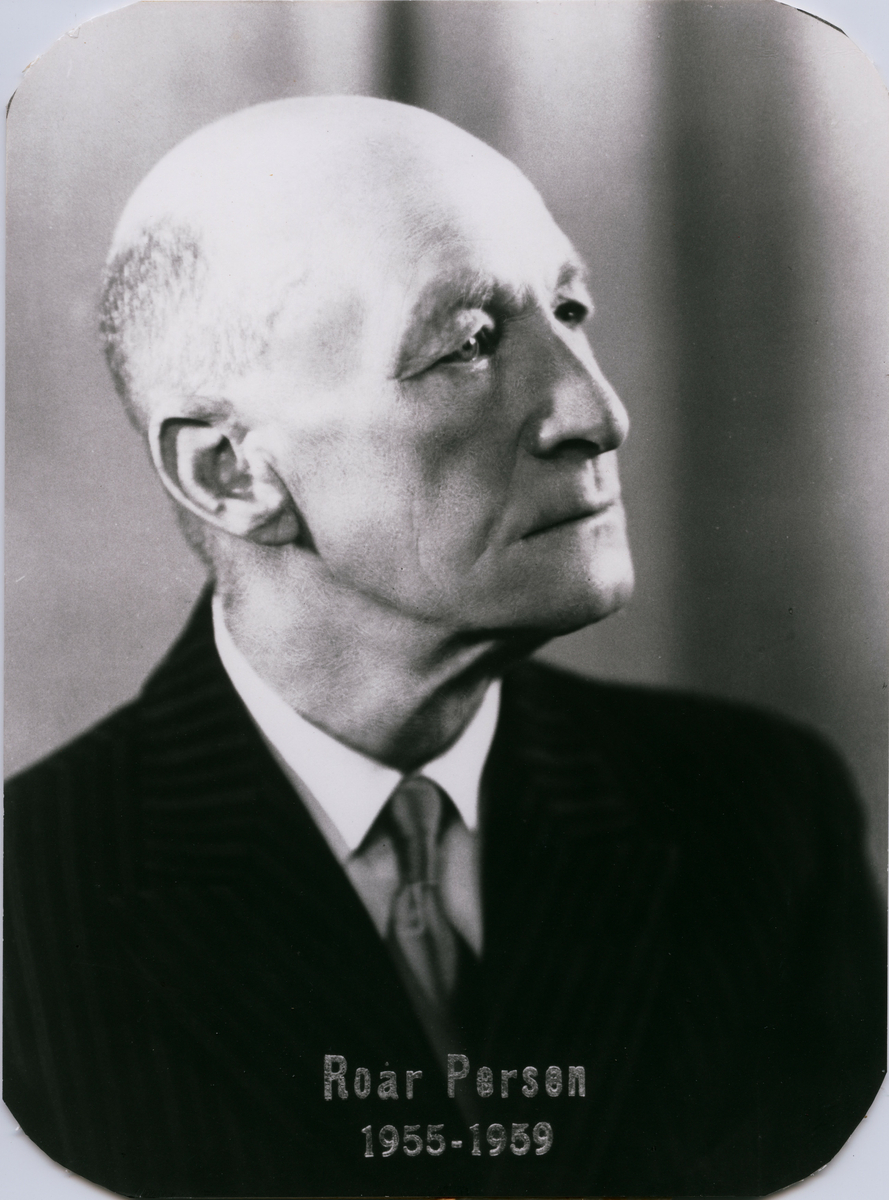 Portrett, postmester, Roar Persen, Tvedestrand postkontor.