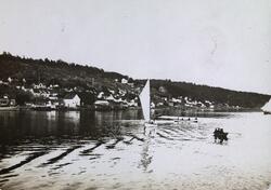 Båter på fjorden ved Drøbak.