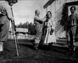 Fra innspillingen av "Laila" -filmen 1929 i Karasjok. Kvinne
