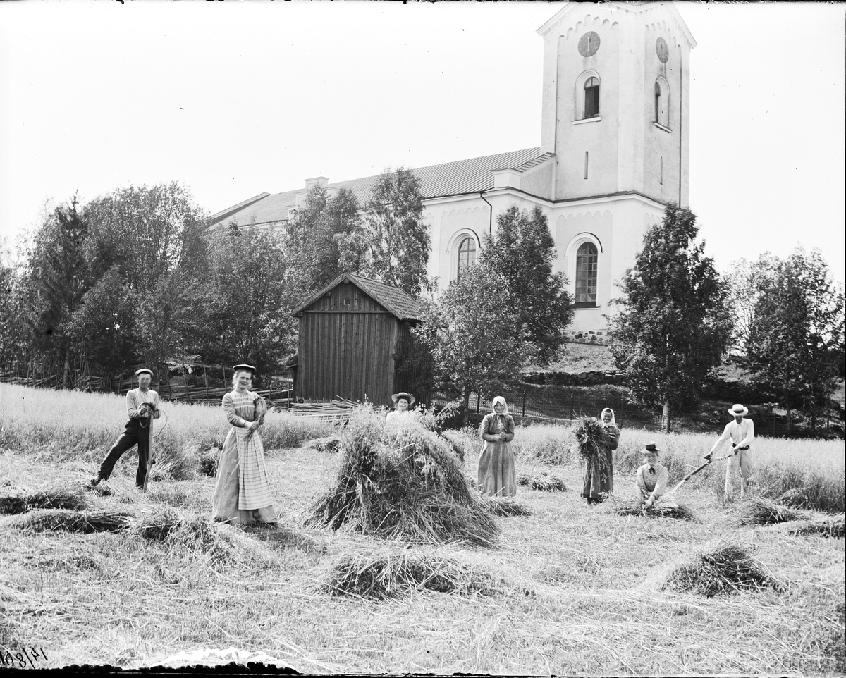 Hallkyrka, Plantyp-Treskeppig, Kyrka