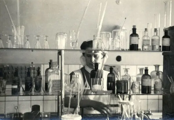 Bilden visar förberedelser till kolsyretalanalys.