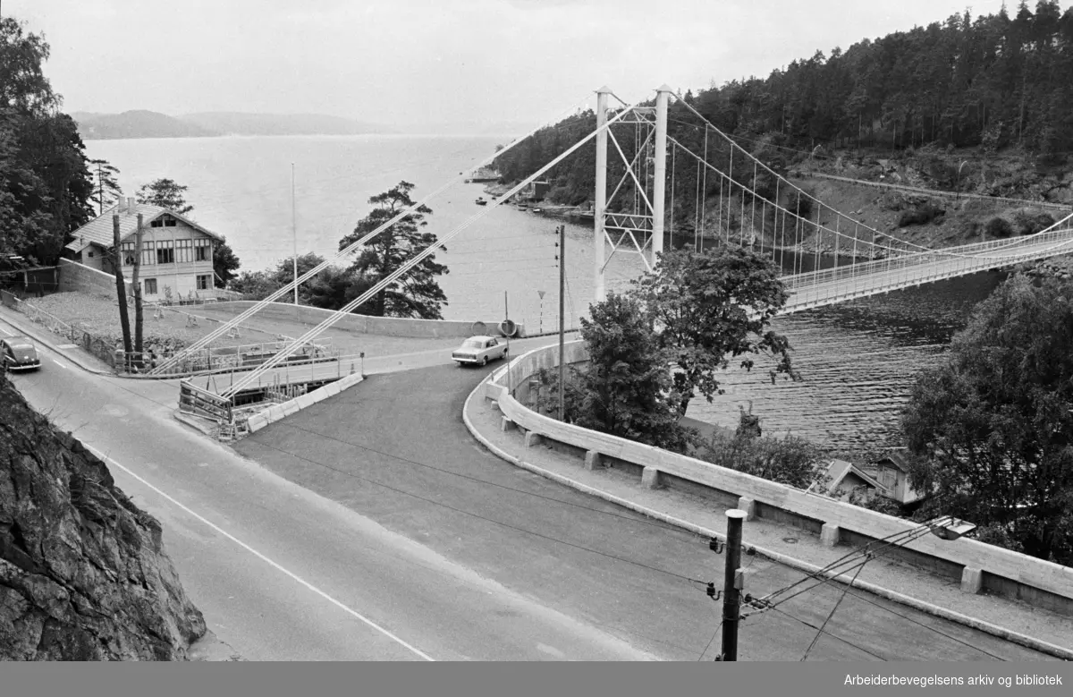 Ulvøysundet og Ulvøybrua. Juli 1965