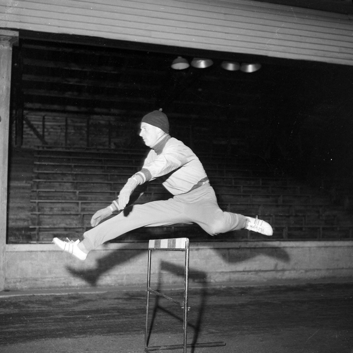 Ernst Larsen og treneren Arne Nytrø på Stadion