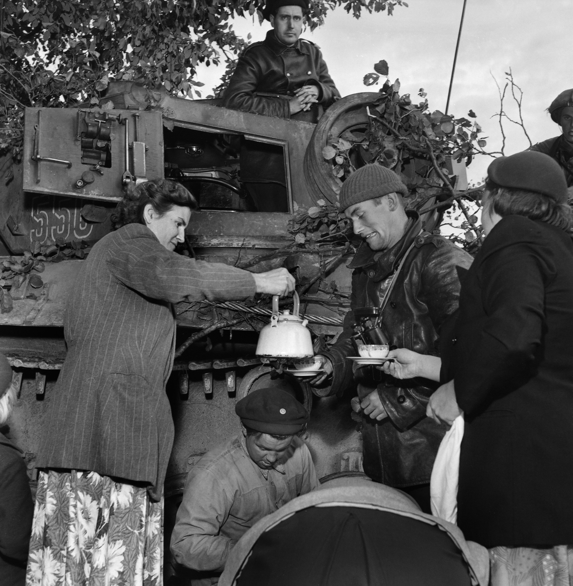 Soldatvila på manöver i Södermanland. 1960.
Pressfotografier från 1950-1960-talet. Samtliga bilder är tagna i Östergötland, de flesta i Linköping.