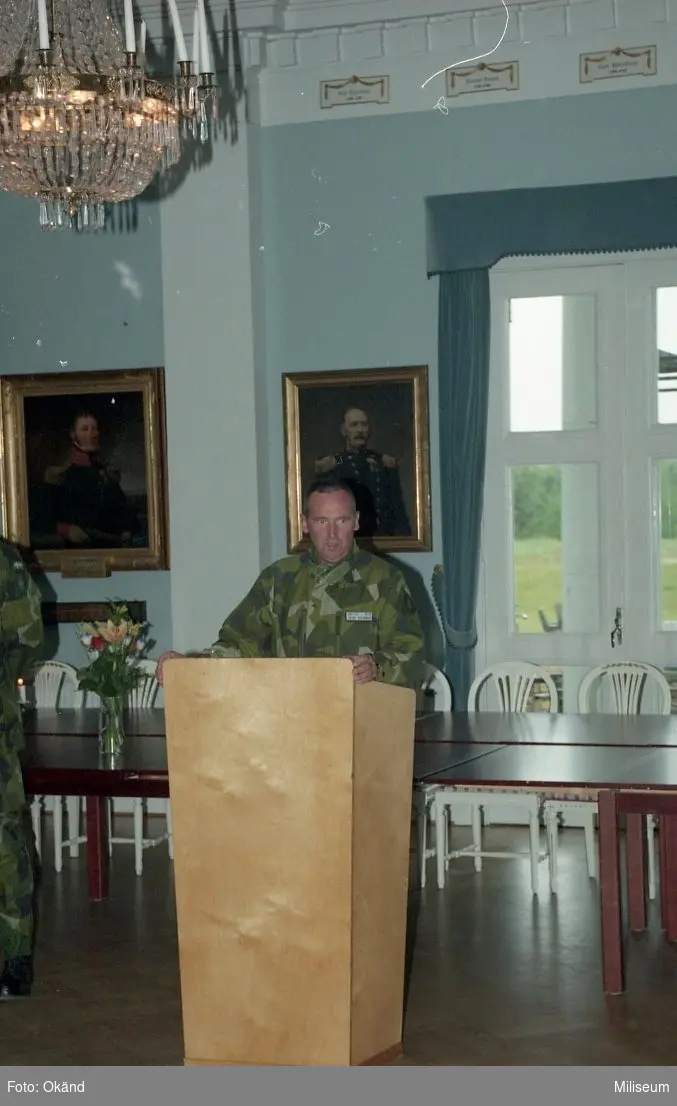 Brigadschefsbytet, ceremoni i officersmäss Trianon.

Öv Thore Bäckman inledde med att hålla ett kort tal om sin karriär.