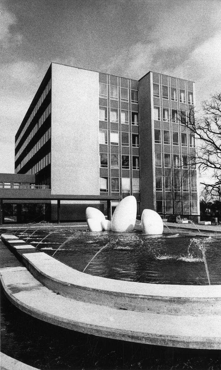 Fontän, Skulptur, Sinsemellan.