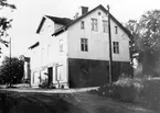 Skoaffär, Hilda Fredlund och brodern Sven Östman drev affären 1946 - 73.