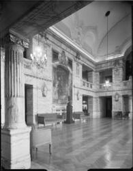 SYNTETBEHANDLAT GOLV I FOAJE I DRAMATEN