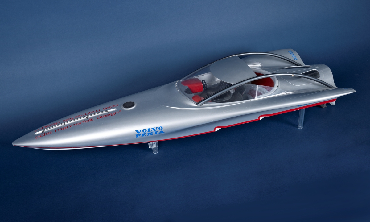 Modell av Ocke Mannerfelts racerbåt B-28.