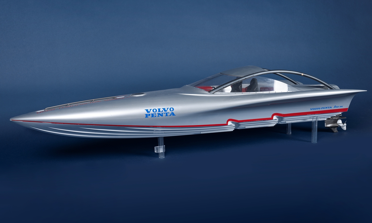 Modell av Ocke Mannerfelts racerbåt B-28.
