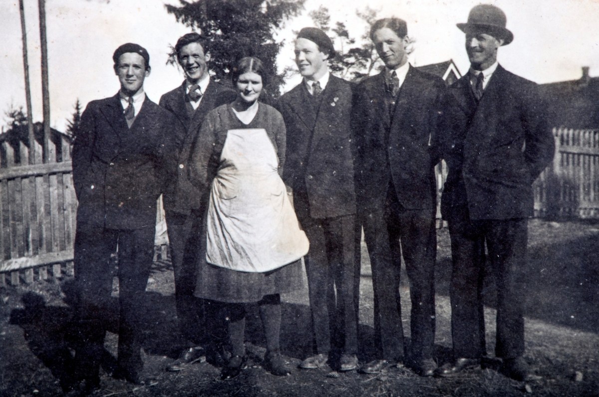 Martodden 1934-1935. Familiegruppe 6, Rom. F.v. Olai Rom, Henning Rom, Cornelia Rom, Kristian Rom, Oliver Rom, Olaus Rom.