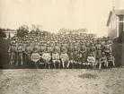 Gruppfoto med soldater från 6. armefördelningens studentkompani.