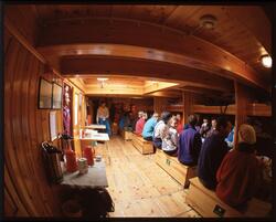 Salongen ombord i "Anna Rogde".