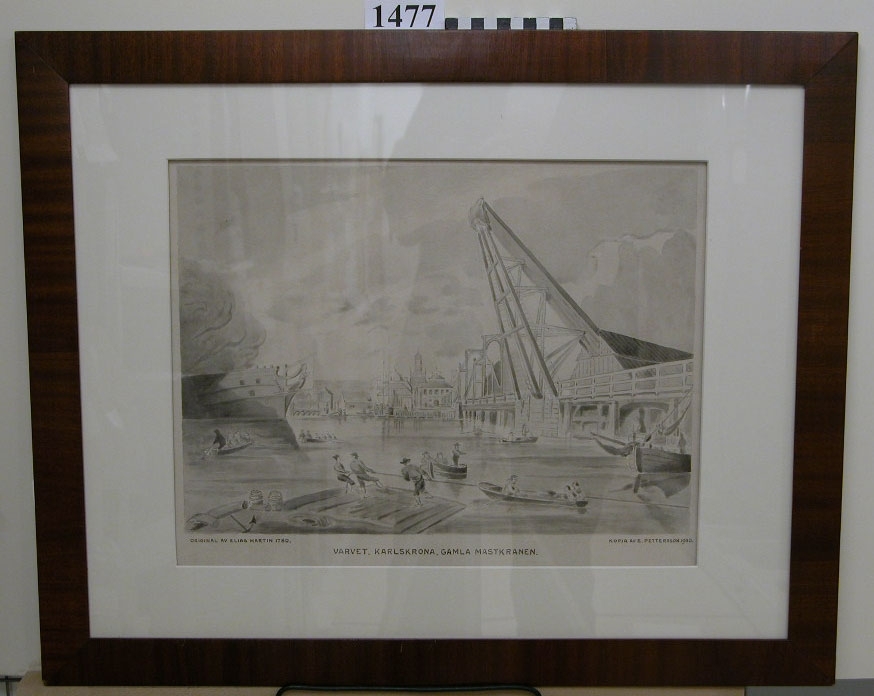 Kopia i tusch av Elias Martins etsning över örlogsvarvet i Karlskrona, med gamla mastkranen år 1780. Kopian utförd av flaggart.konst. i flottans reserv Erik Pettersson år 1930. Tillkom 1930 genom varvets minnesutställning.