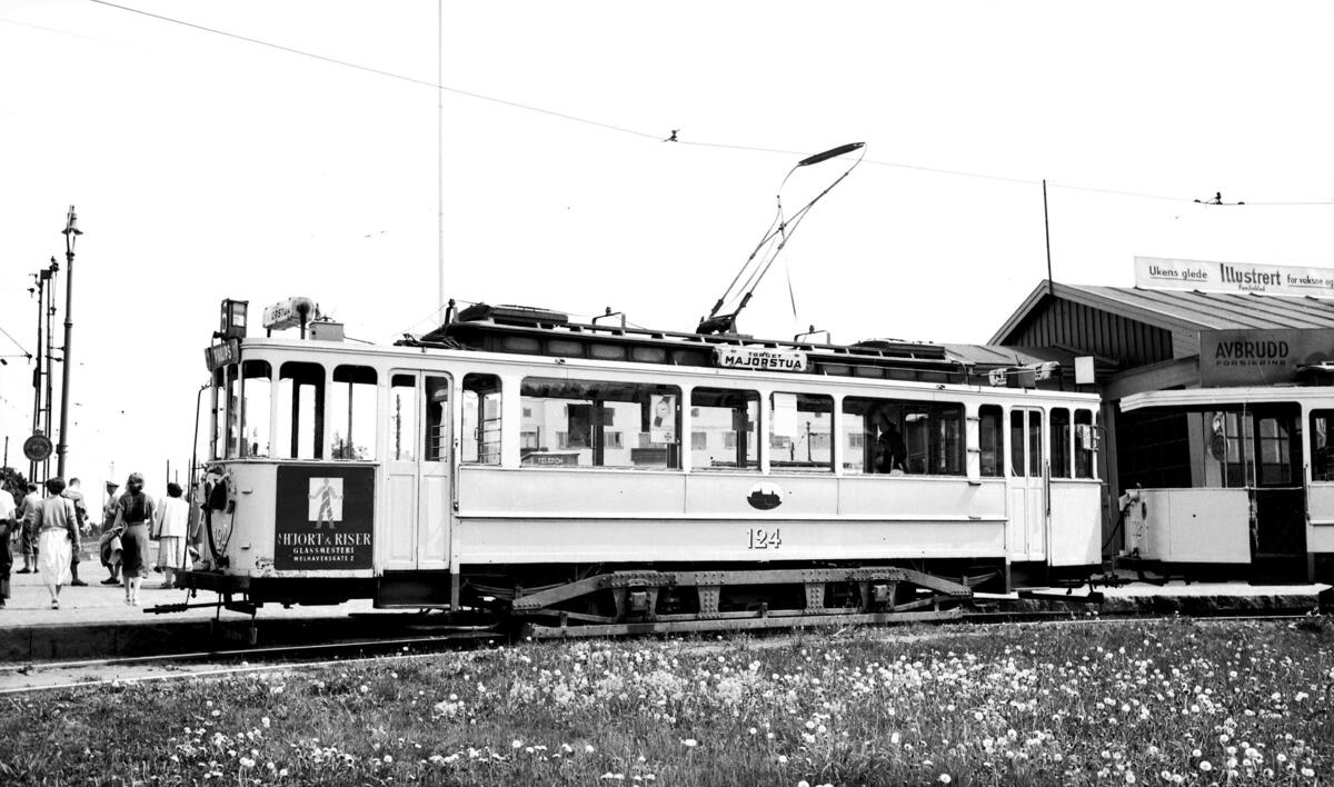 Sporvogn av typen HaWa med nr. 124 fotografert på Etterstad linje 6.