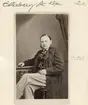 Porträtt av Axel Österberg. Född och uppvuxen i Norrköping inflyttade han till Linköping 1856 för att ta tjänst som bokhållare vid sin bror Frans Wilhelms handelsrörelse i staden. Han tycks blivit egen 1863 i och med hans flytt från brodern till ny adress i Tannefors kvarter nr 60. År 1865 ingick han äktenskap med den tio år äldre Emelie Jansson, bördig från Furingstad. Vid giftemålet hade makarna redan fått två söner, likväl som Emelie fört med sig den oäkta dottern Emelie Axelina som fötts redan 1857 och som Axel rimligtvis inte var far till. Källorna anger även att Emelie nedkommit med oäkta barn före 1857 men att de dött. Trots makarnas osedvanliga livsföring förefaller Axel Österberg varit framgångsrik och respekterad. Tuberkulosen tog hans liv år 1900. Sista tiden hade hans hushåll bestått av honom själv och den oäkta dottern Emelie Axelina.