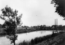 Utsikt fra vollane i Gamlebyen i Fredrikstad  mot De-No-Fa p