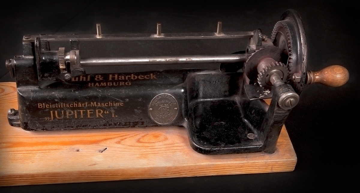 Pennvässare. Bleistiftschärf Maschine "Jupiter", Guhl & Harbeck, Hamburg.