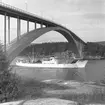 Fartyget Svanesund vid Sandöbron