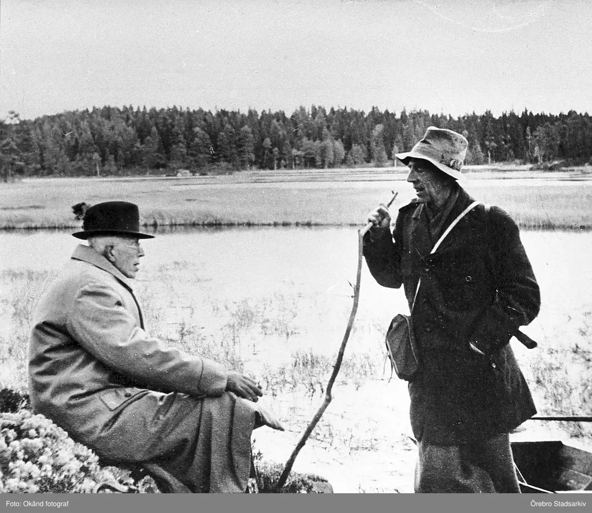 Gustav V på älgjakt

Från vänster: Kung Gustav V, prins Wilhelm.