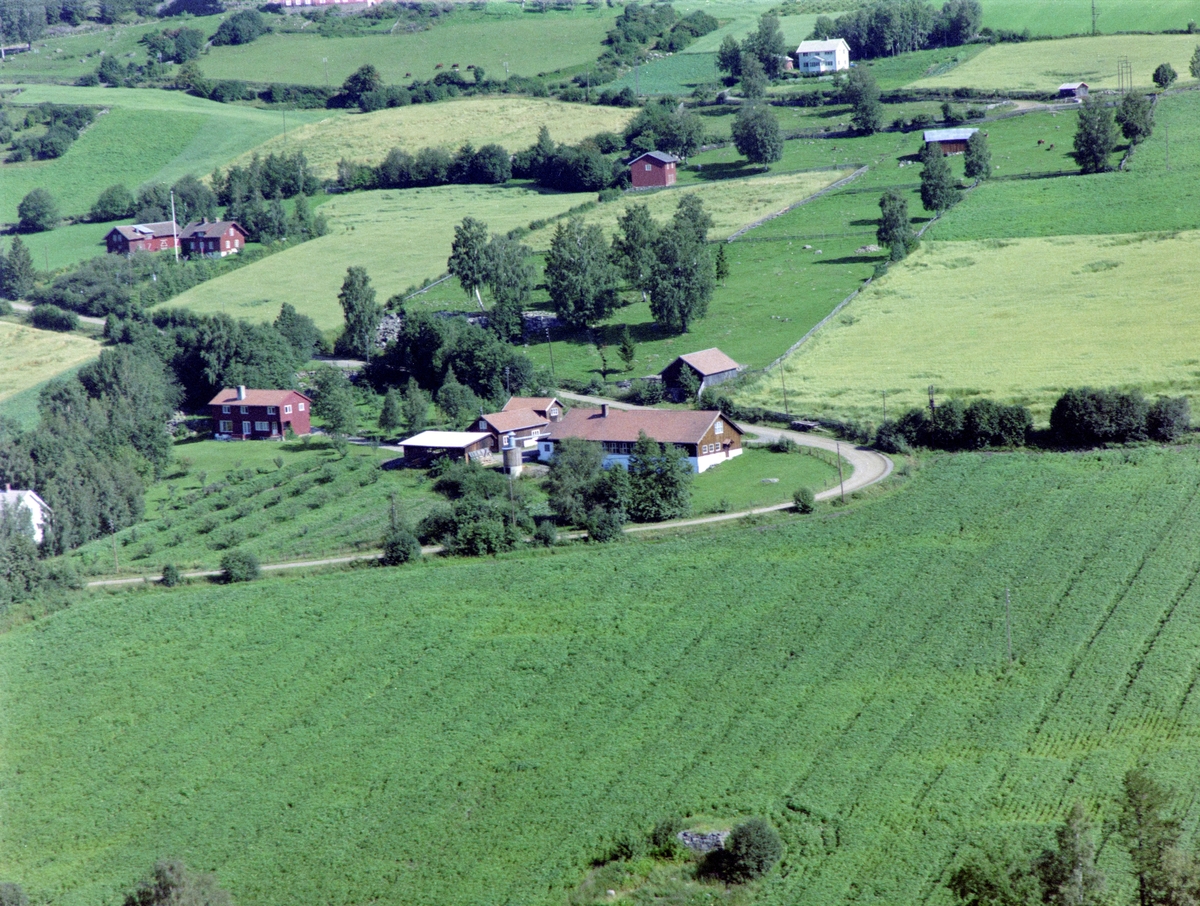 Flyfoto av tidligere Ring møbelfabrikk, Ringsaker.