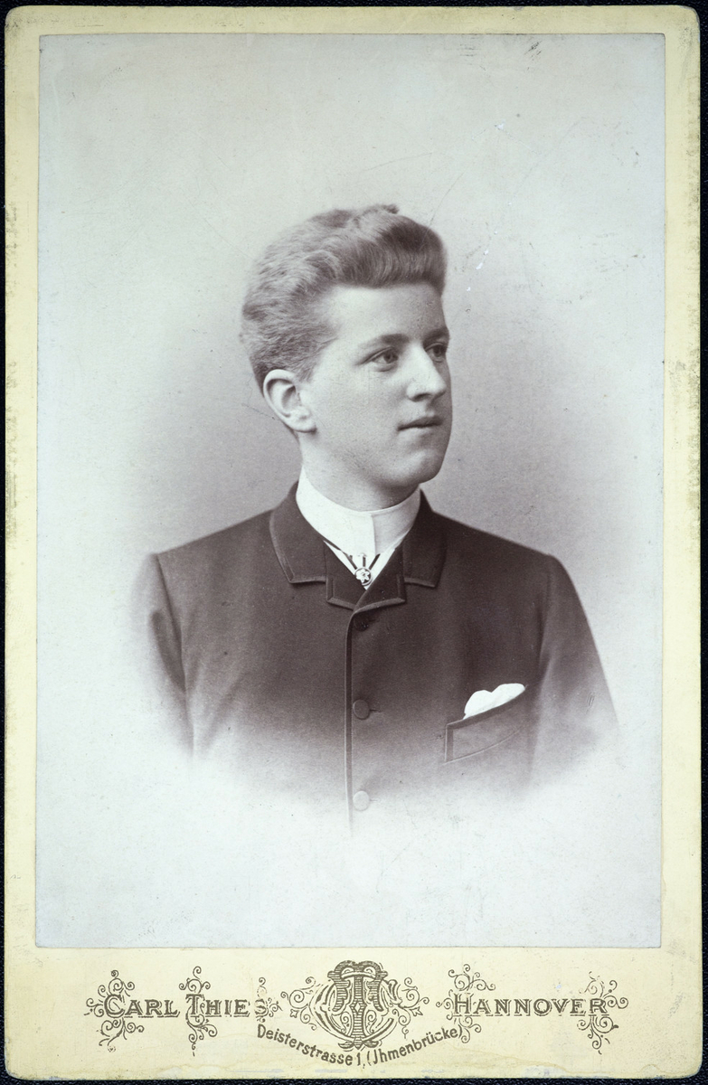 Portrett av grosserer Peter Christian Becken Fløystad