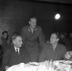 Soldater fra Troppetransportskipet Svalbard på juleperm