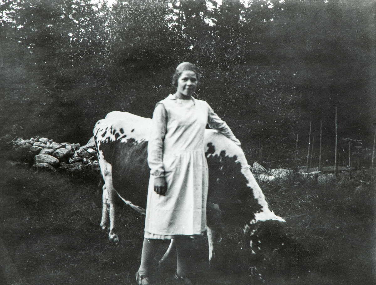 Haugset (59/1).
Karen Holm med Telemarksku.