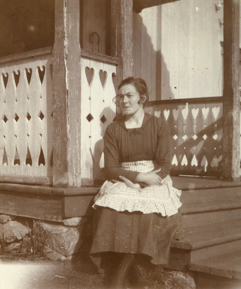 Østre Kartomten (114/1)
Sofie Kartomten (1903-1992) gift med Reidar Hiis fra Jeløya.