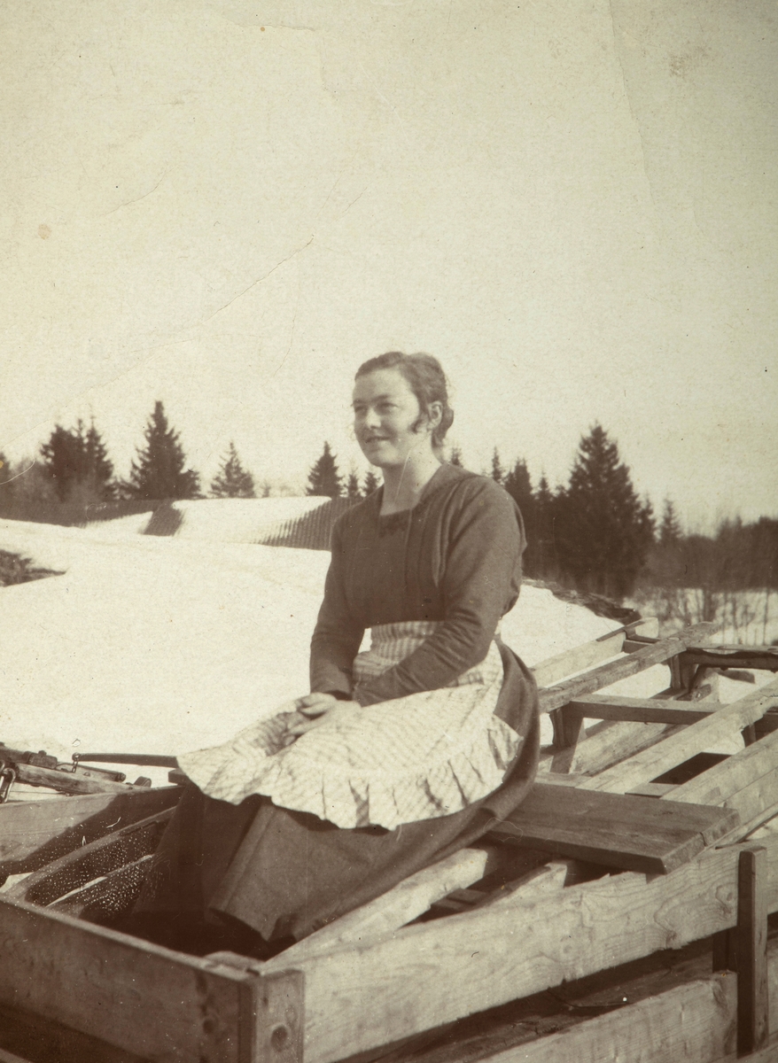 Østre Kartomten (114/1)
Sofie Kartomten (1903-1992) gift med Reidar Hiis fra Jeløya.