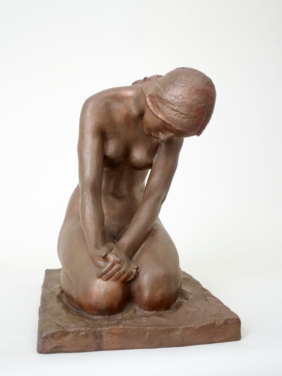 Bronsestatuett òg hos Nordfjord sjukehus.