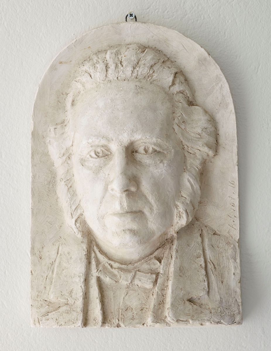 Sokneprest til Hornindal 1875-1886. Født i Skien. Han konfirmerte Svor, og det skulle vere han som gjorde vegdirektør Hans Krag merksam på guten sin kunstnarlege evner. Svor har òg laga ein liten portrettbyste av far til presten.