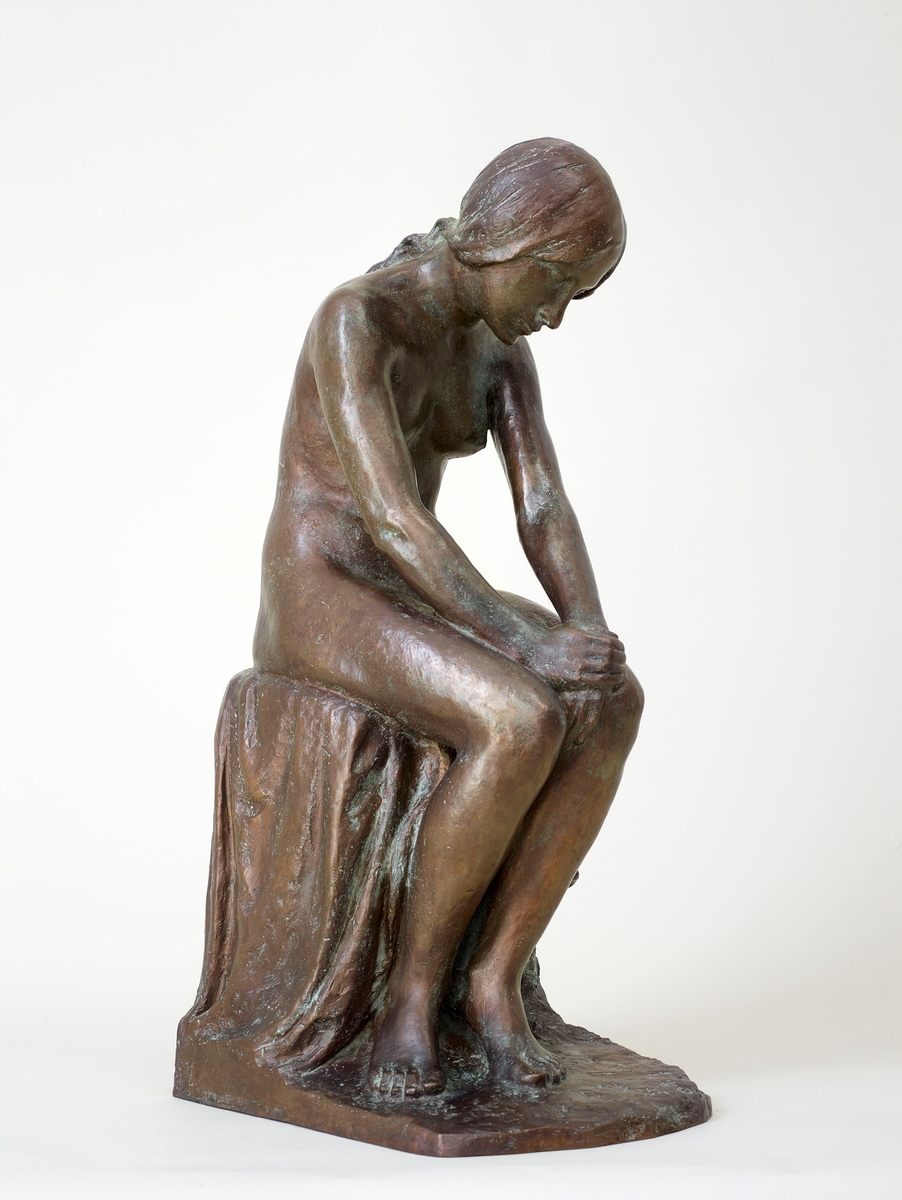 Støypt etter ASM 26 i gips. Liknar ein del på ASM 21.