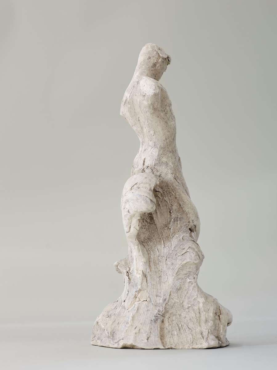 Skisseutkast til Bølgen. Utan armar.