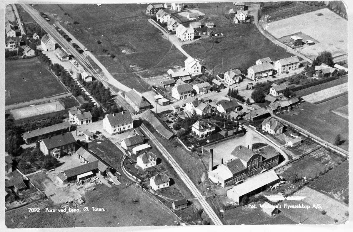 Lena Sentrum, Østre Toten. Flyfoto fra året 1937. Postkort.