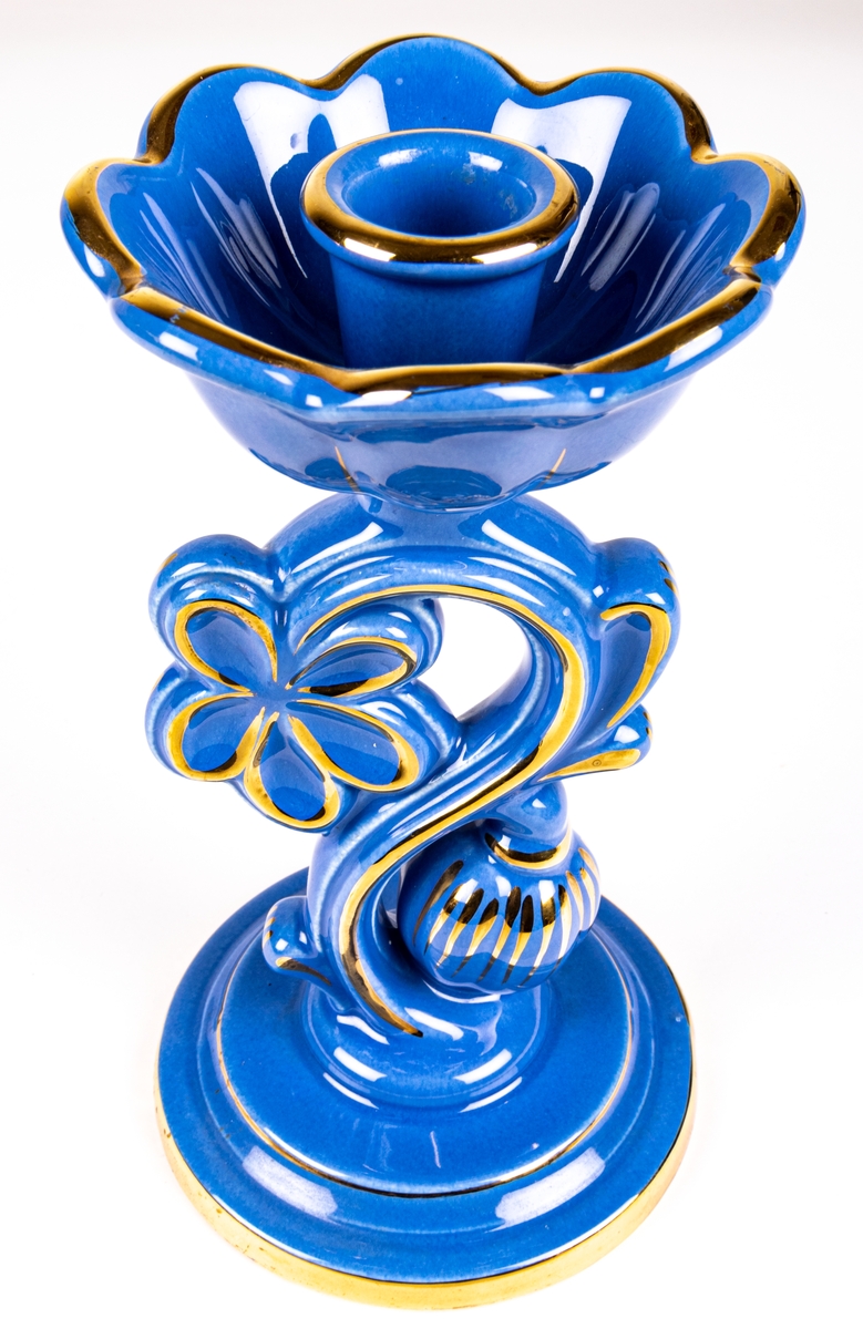 Ljusstake i flintgods, modell S, dekor Safir med handmålad gulddekor. Modell av Arthur Percy.