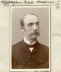 Porträtt av stadsagronom Gustaf Liljhagen. Inflyttad från födelseorten Voxtorp till Linköping 1884. Efter en tid i Stockholm flyttade han åter till Linköping 1891 och nu gift med Göta Matilda Thundahl. Makarna bosatte sig på adress Kungsgatan 21. I september månad 1894 flyttar familjen slutligen från Linköping för ny bosättning på Östermalm i Stockholm.