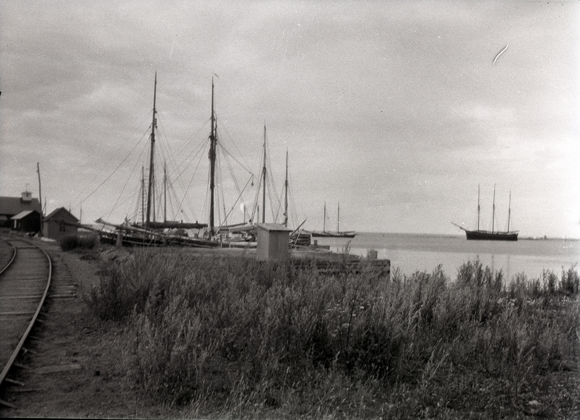 Segelfartyg i Bergkvara hamn.