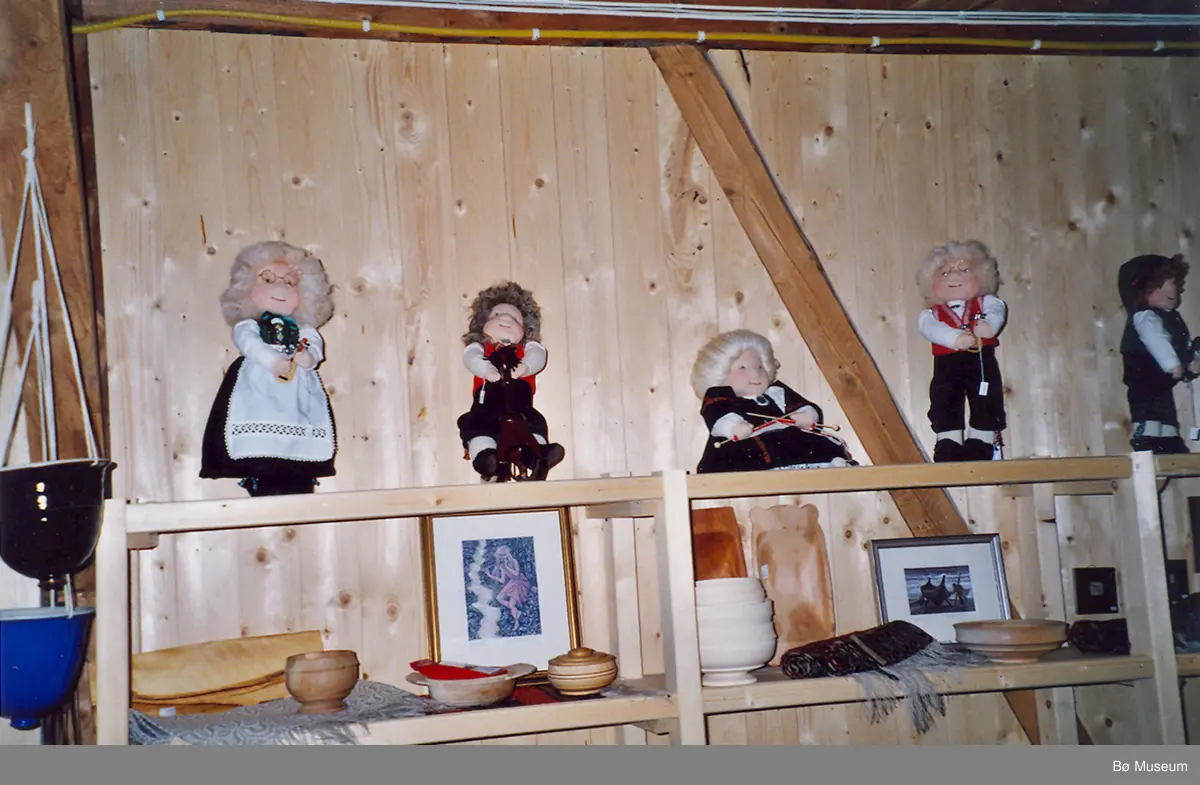 Serie med bilde frå ulike arrangement ved Bø museum.